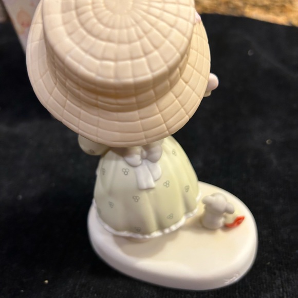 Happiness To The Core Precious Moments Figurine Bold  & Colorful with Box - Picture 3 of 5